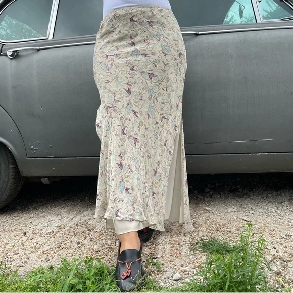 Express Cream and Purple Maxi Skirt - Picture 2 of 10